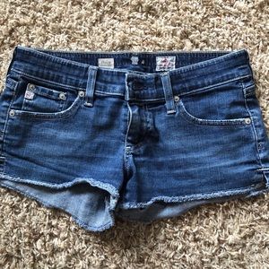 Ag daisy low rise shorts size 26